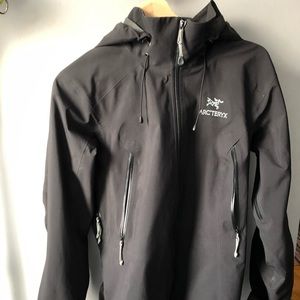 Women’s Arcteryx Beta AR gore-tex jacket